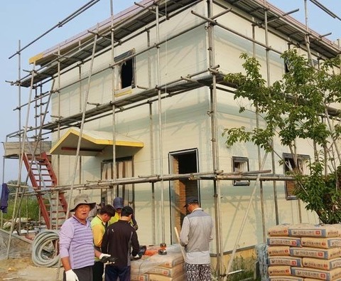 충주파벽돌(모)-1008 (조립식판넬 외벽에 드라이메실작업 후...)